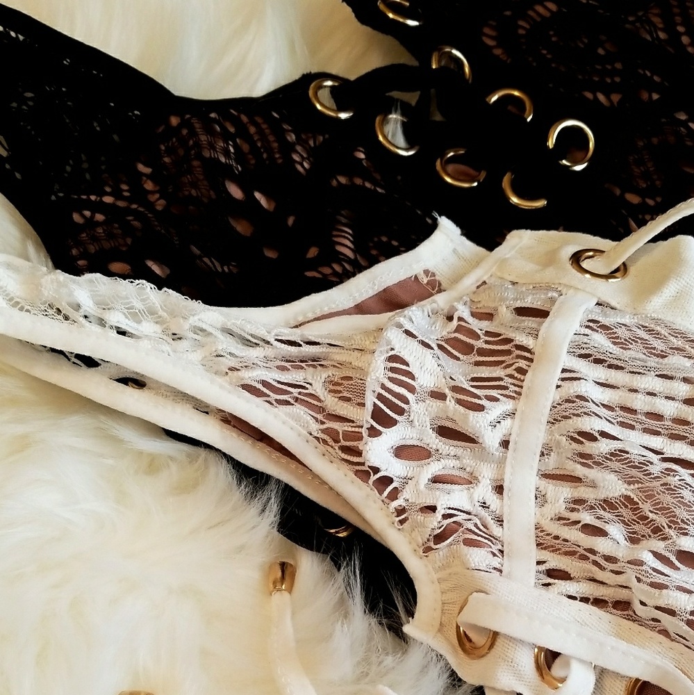 Last Large • Lace Up Bodysuit - Picture 5 of 5